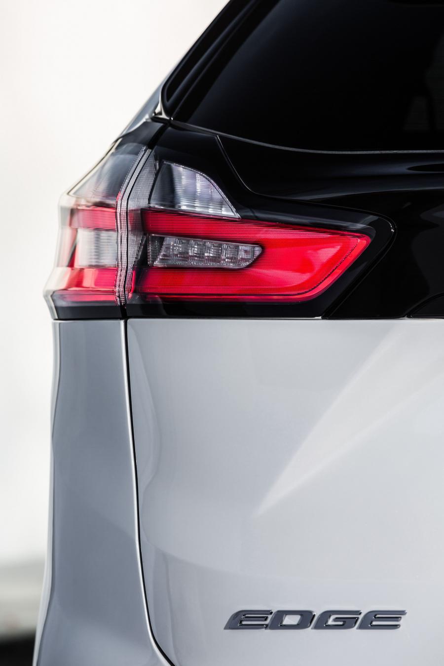 Детали экстерьера Ford Edge ST-Line 2018 года  (WW) (фото 16 из 43)